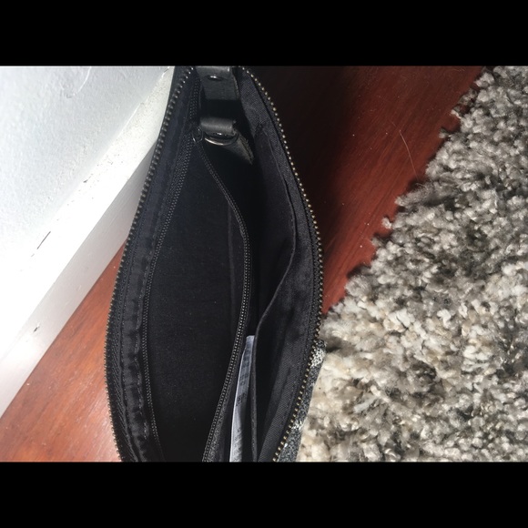 Pendelton 100% black leather pouch. - Picture 5 of 5